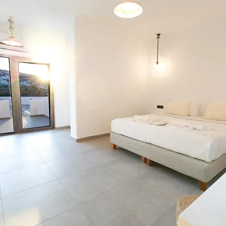 Gold Diamond Luxury Santorini Hotel *