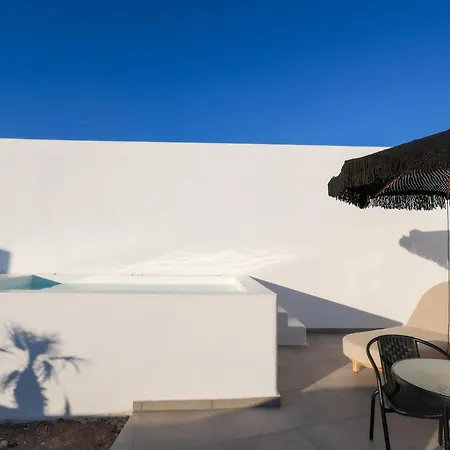Gold Diamond Luxury Santorini Vourvoúlos