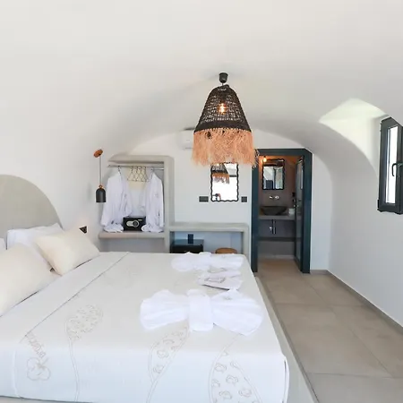 Gold Diamond Luxury Santorini Hotel *