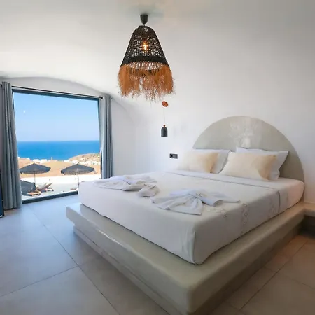 Gold Diamond Luxury Santorini Hotel