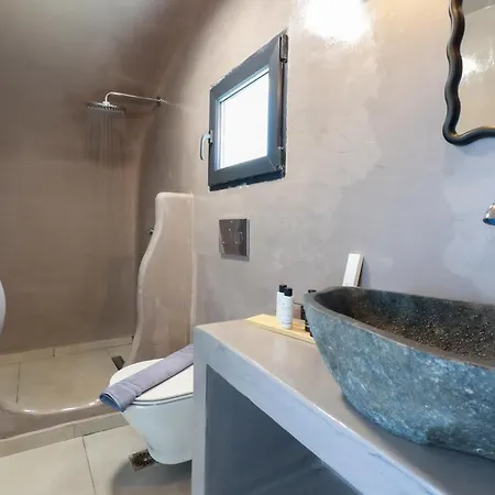 Gold Diamond Luxury Santorini Vourvoúlos